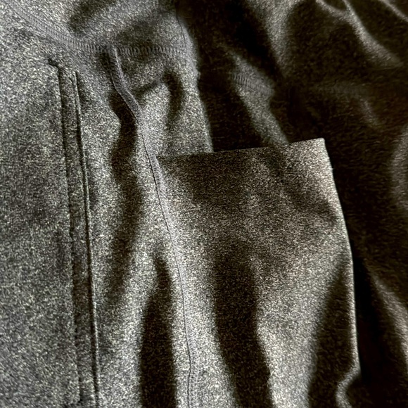 Sketchers athletic pants with back and side pockets. Washed but never worn.large - Picture 3 of 3